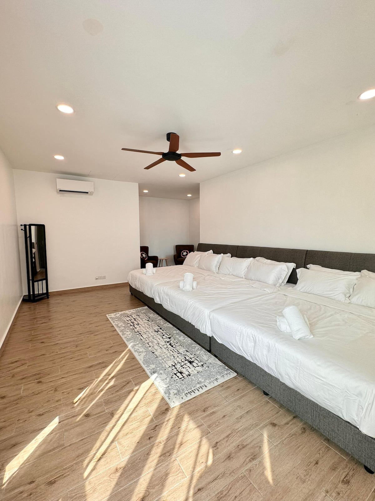 3-Storey Luxury House · June's — photo 25 of 66