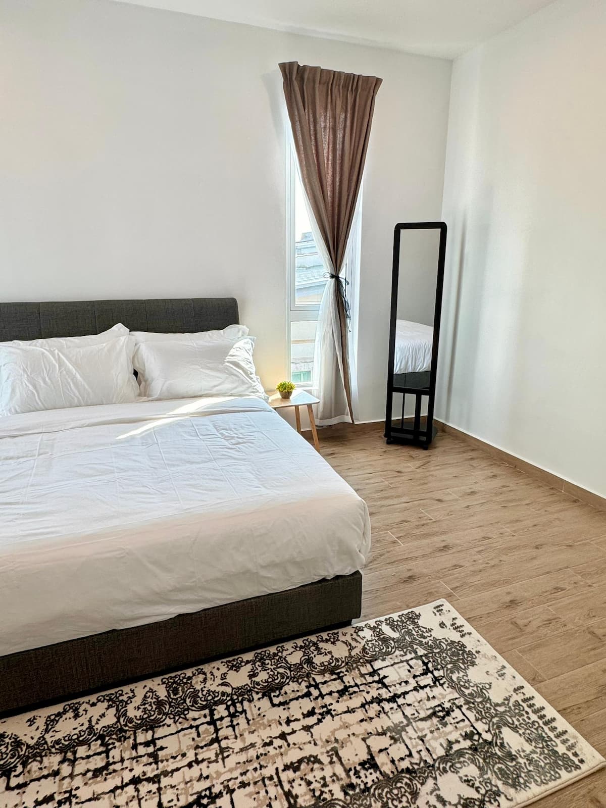 3-Storey Luxury House · June's — photo 29 of 66