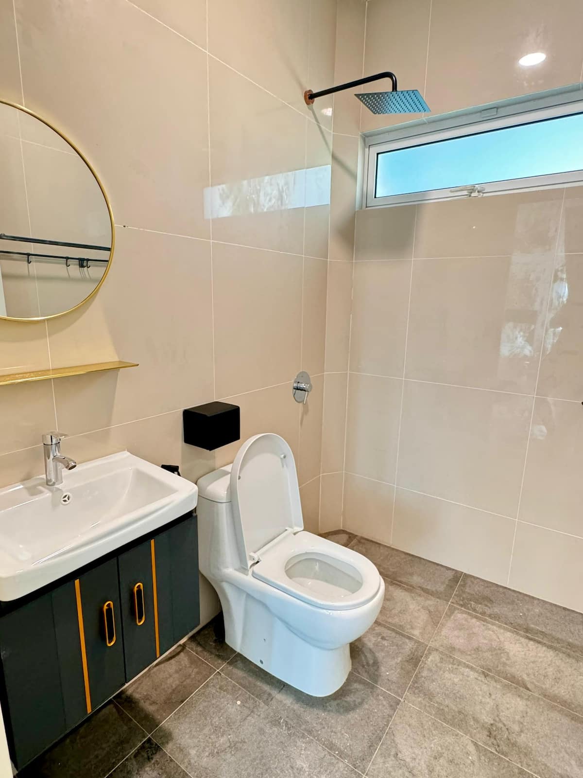 3-Storey Luxury House · June's — photo 37 of 66
