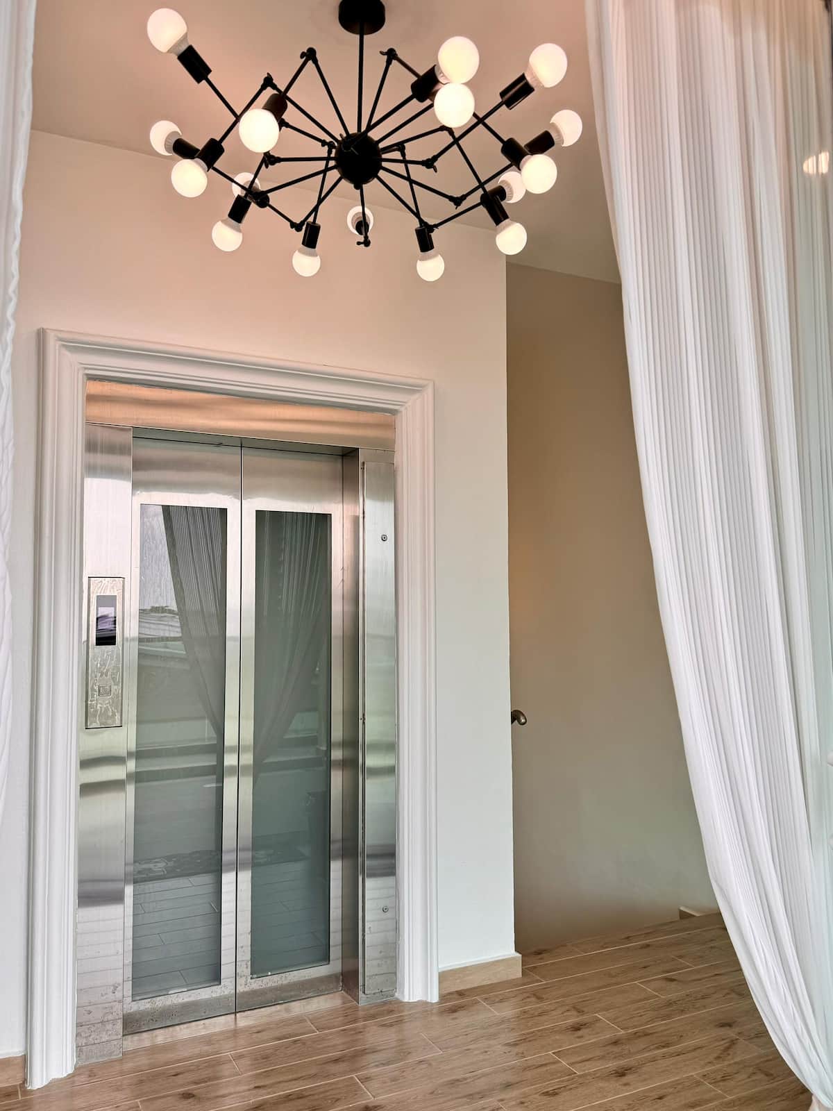 3-Storey Luxury House · June's — photo 54 of 66