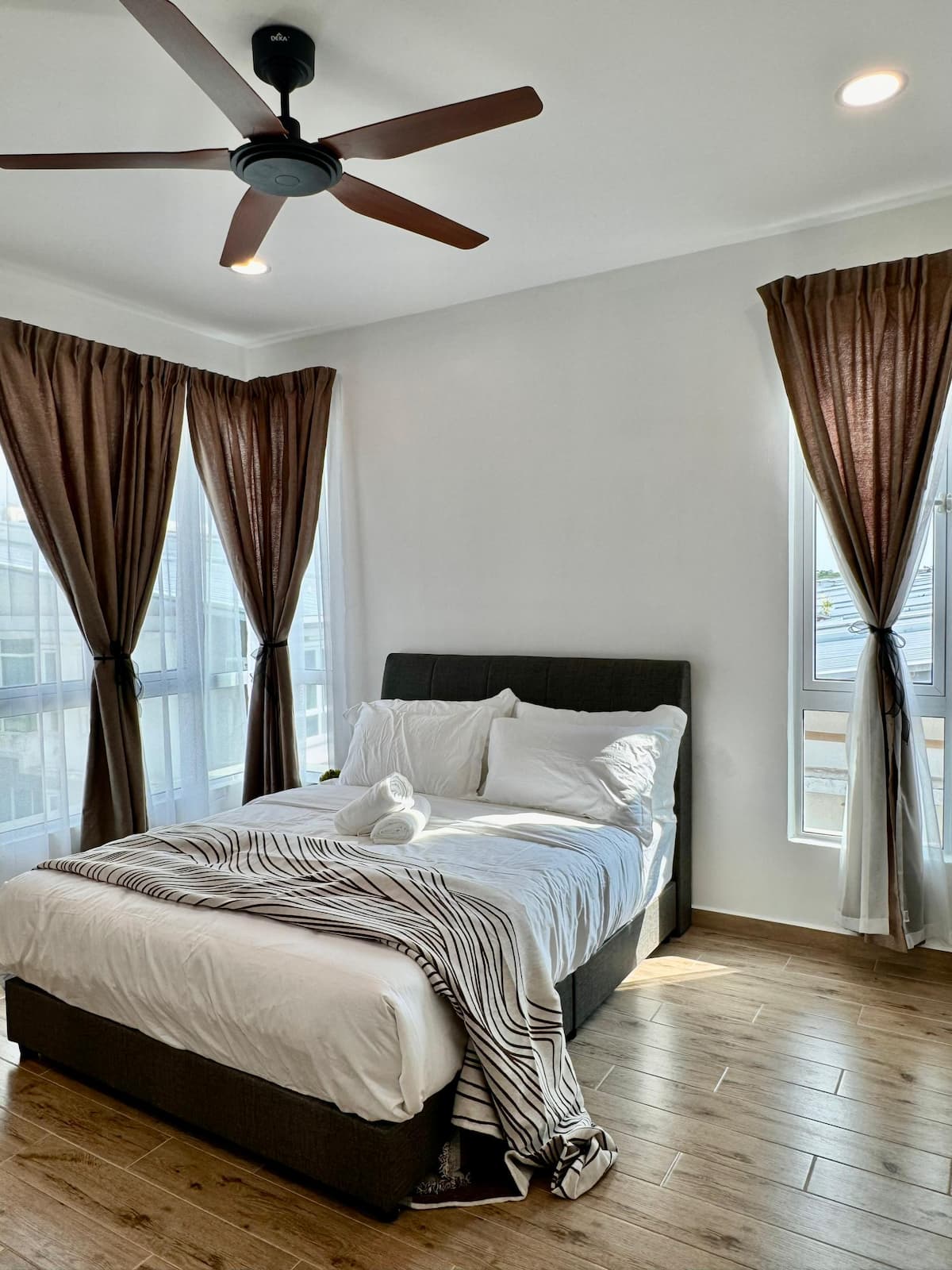 3-Storey Luxury House · June's — photo 24 of 51
