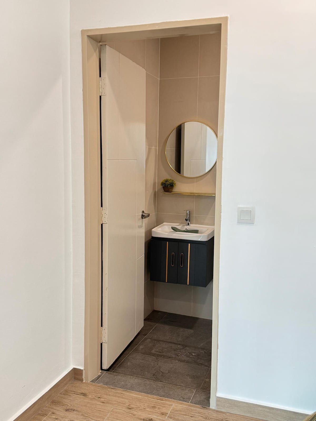 3-Storey Luxury House · June's — photo 42 of 51