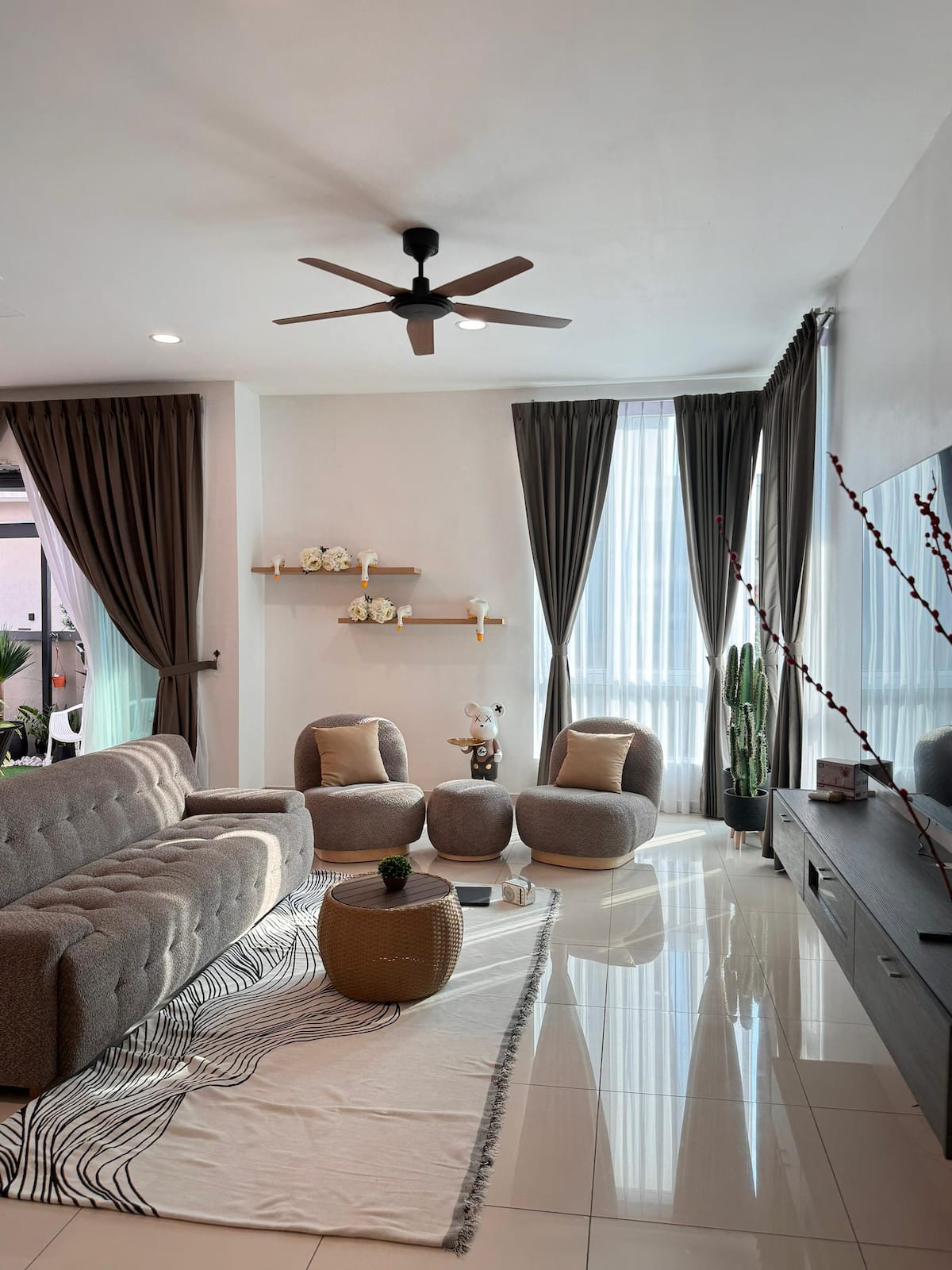 3-Storey Luxury House · June's — photo 47 of 51