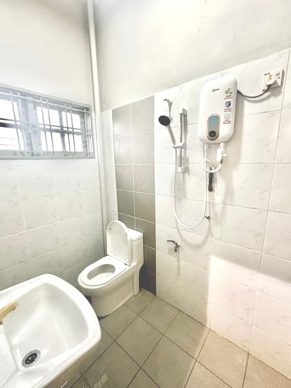 Newly Renovated Budget · 12 pax — photo 13 of 15